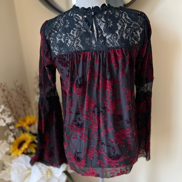 Mystree Burgundy and Black Flowered Lace Top with Bell Sleeves.  Size Small - Picture 2 of 4